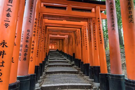 Fushimi Inari-taisha 神社：