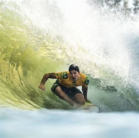 Gabriel Medina: Fortuna, Conquistas e Influência no Surf Mundial