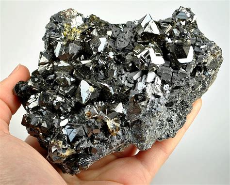 Galena Crystals: The Ultimate Guide to Their Properties, Applications, and Value