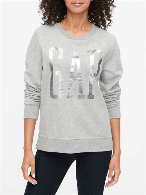 Gap Crewneck Sweatshirts: A Timeless Staple for Year-Round Comfort