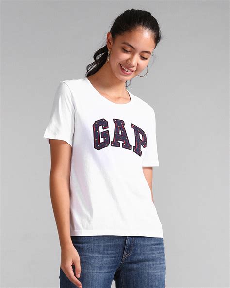 Gap Women's T-Shirts: Reinventing the Classics in Style and Comfort