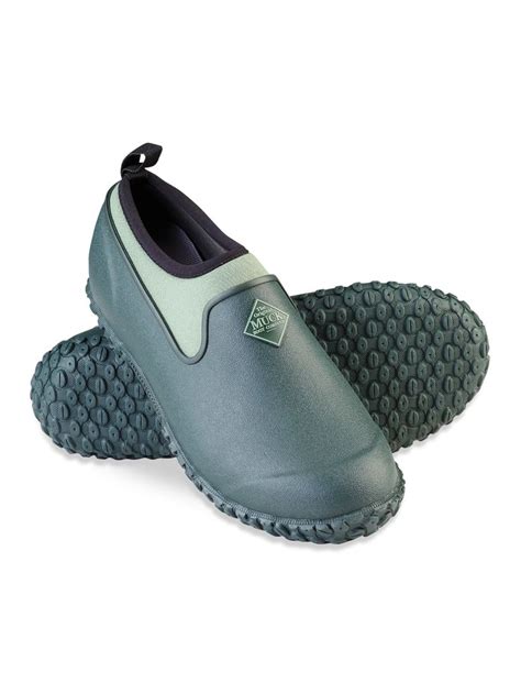 Gardening with Comfort and Protection: Exploring the Benefits of 4.5 Neoprene Garden Shoes