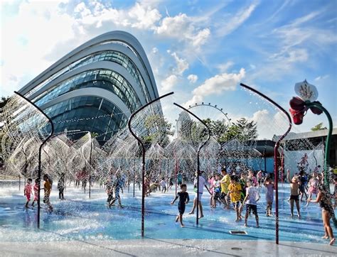 Gardens by the Bay Water Play: A Refreshing Oasis in the Heart of Singapore 