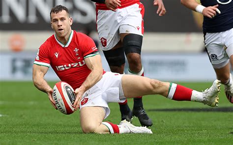 Gareth Davies: A Scrum-Half Star in Welsh Rugby