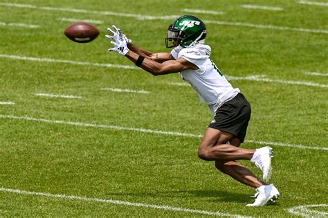 Garrett Wilson Injury: A Timeline and Analysis of the Jets' Rookie Receiver's Health