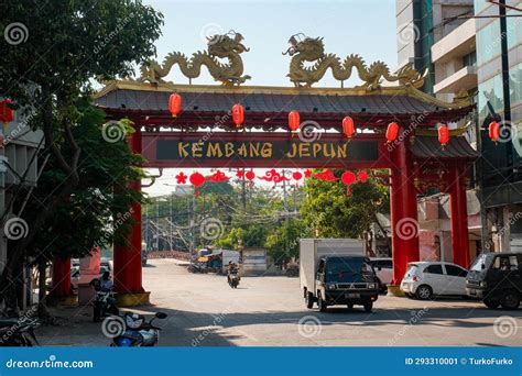 Gateway to Chinatown's Cultural Heritage