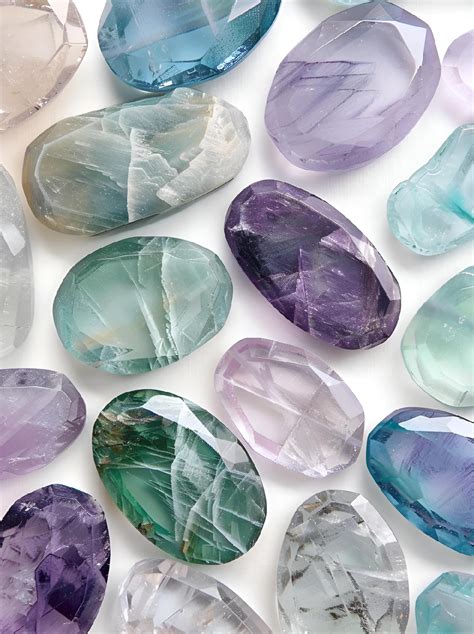 Geode Agate: A Captivating Gemstone with Mystical Allure