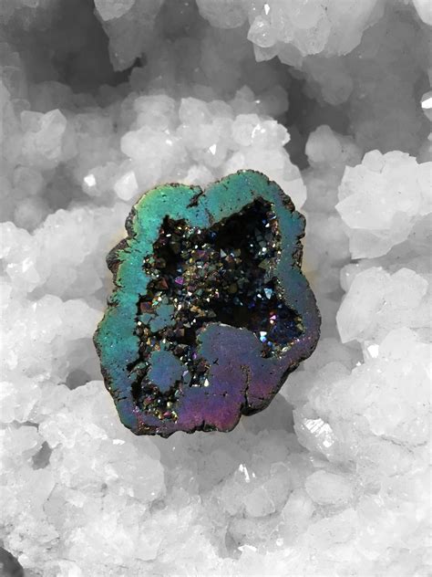 Geode Agate: A Rock of Enchantment and Endless Possibilities