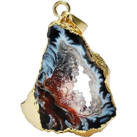 Geode Necklace: 2025's Hottest Accessory VS. The Classics