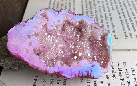 Geodes: Earth's Mysterious Gems