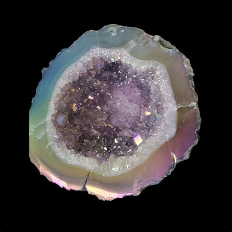 Geodes Quartz: A Geological Wonder with Myriad Applications