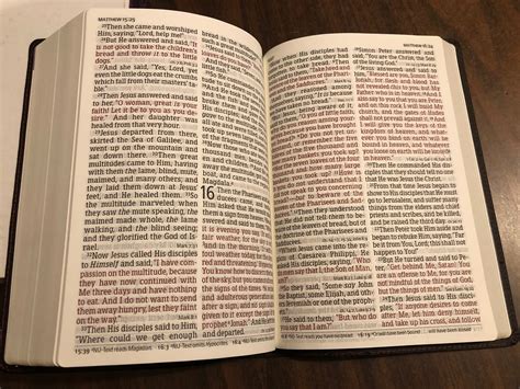Giant Print Reference Bible NKJV Classic Reader