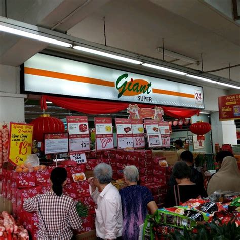 Giant Supermarket Ang Mo Kio Street 31: Your Neighborhood Grocery Destination