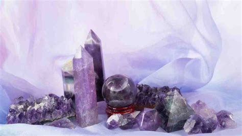 Gifts for Crystal Lovers: A Comprehensive Guide to Delight and Inspire