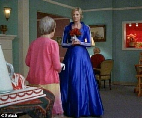 Glee: Sue Sylvester's Wedding Dress: A Masterpiece of Eccentricity