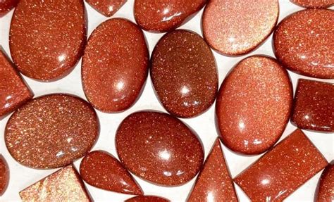 Goldstone Crystal Meaning: 5 Astonishing Benefits, 4 Mystical Powers & How to Use It