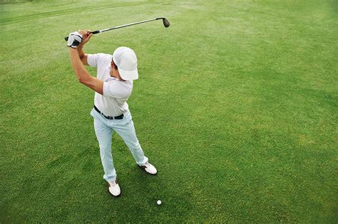 Golfers' Favorite Shirts: A Detailed Guide to Choosing the Perfect Apparel for the Green