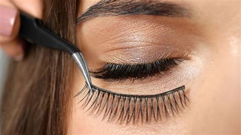 Good Fake Eyelashes: A Guide to Achieving Flawless Lashes