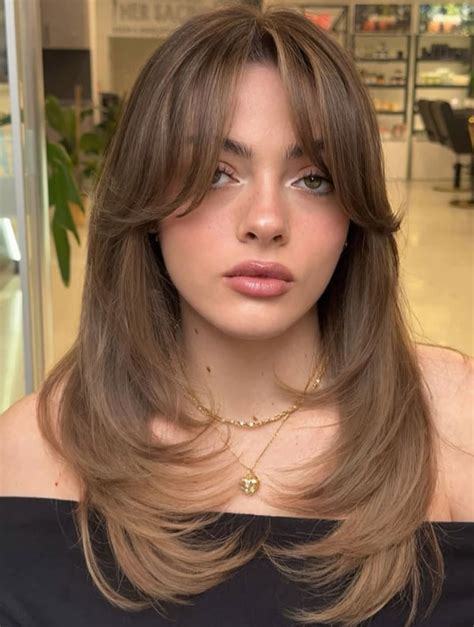 Good Haircuts for Thin Hair: A Guide to Enhancing Volume and Vibrancy