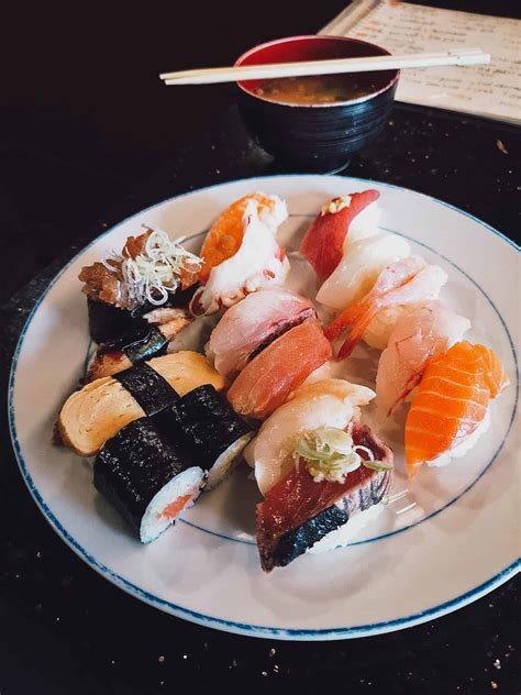 Good Japanese Food in the West: A Comprehensive Guide to 10,000+ Restaurants