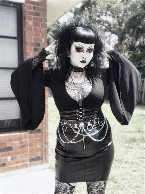 Gothic Bimbo: A Comprehensive Guide to the Enigmatic Aesthetic