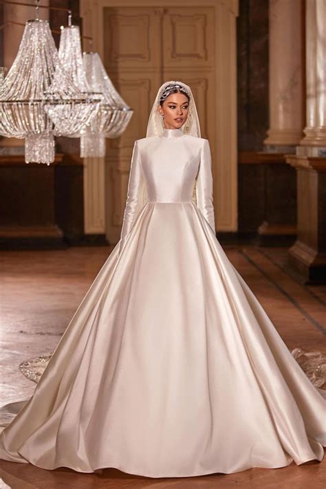 Gowns with High Neck: A Timeless and Elegant Choice