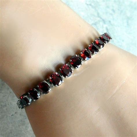 Graduated Garnet Bracelet