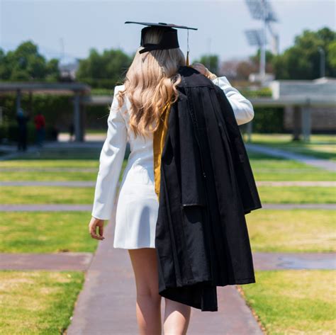 Graduation Dress Masters: Crafting the Perfect Ensemble for Your Special Day