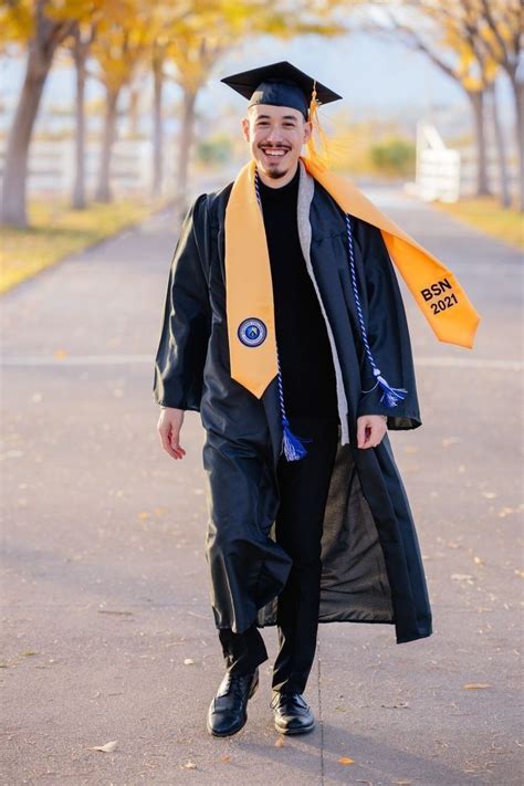 Graduation Photo Ideas for Guys