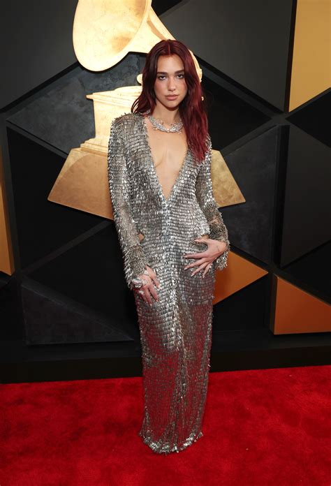 Grammy Dresses: A Sparkler's Guide to the Red Carpet