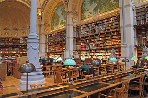 Grande Bibliotheque Catalogue