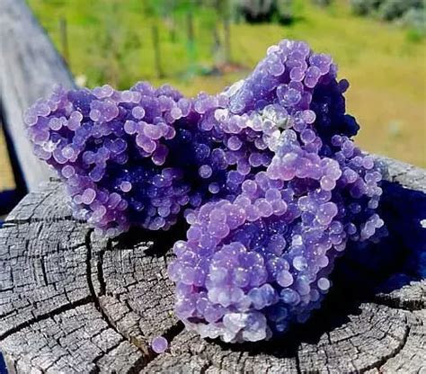 Grape Agate Meaning: Unravel the Secrets of Transformation and Emotional Balance