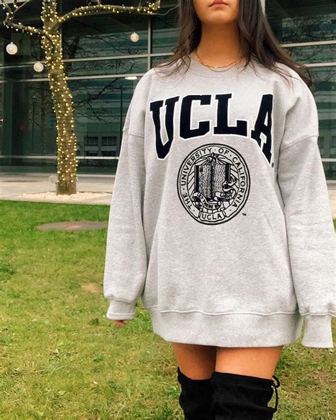 Graphic Oversized Sweatshirts: Elevate Your Style and Express Yourself