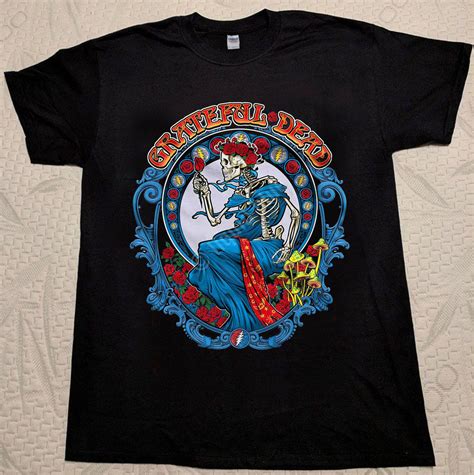 Grateful Dead T-shirts: A Cultural Icon