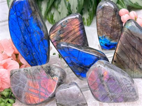 Gray Labradorite: Unveiling the Enigmatic Crystal of Transformation