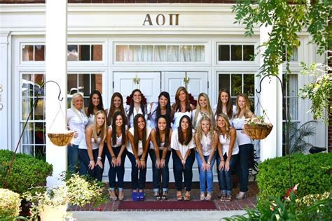 Greek Life at UNH: Dive into a Vibrant University Experience
