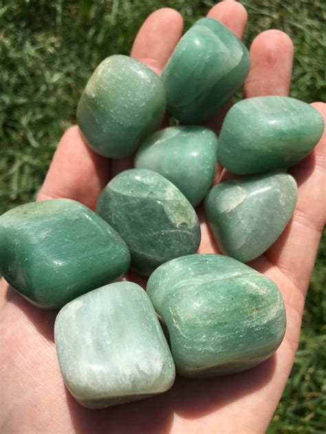 Green Aventurine Crystals: 2025's Must-Have Healing Stone