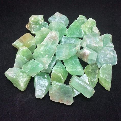 Green Crystals: Embracing Growth, Abundance, and Healing