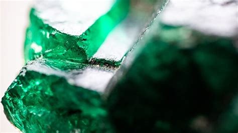 Green Emerald Crystals: Unearth a World of Mysticism and Technological Wonder