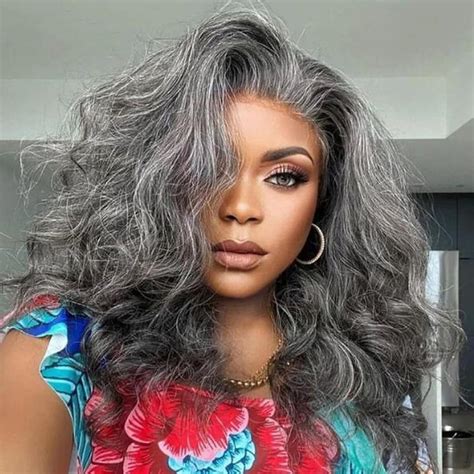 Grey Wig Woman: A New Paradigm of Beauty and Empowerment