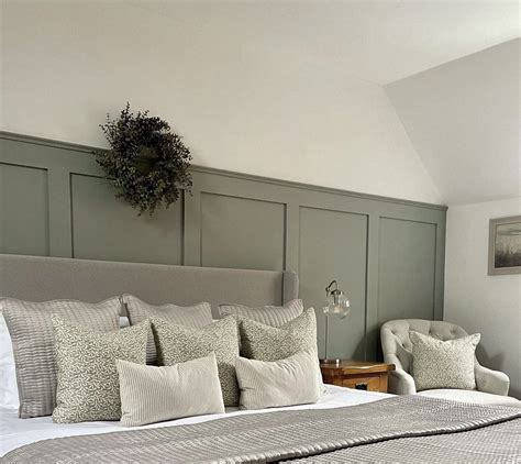 Grey and Green: A Timeless Combination