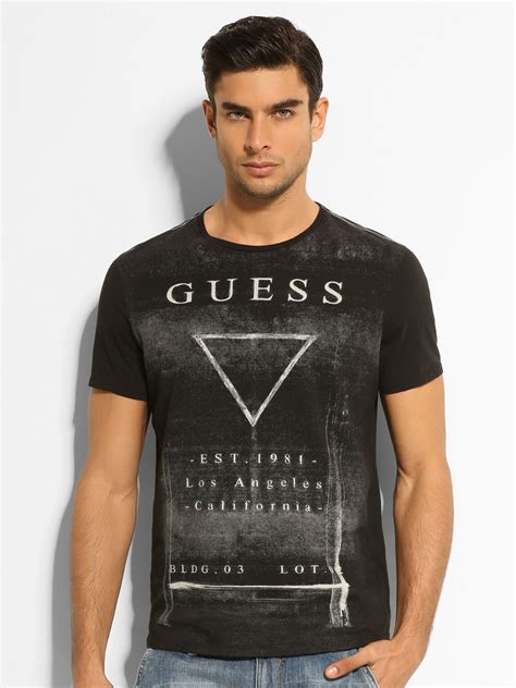 Guess Mens Shirts: Style and Sophistication at Your Fingertips