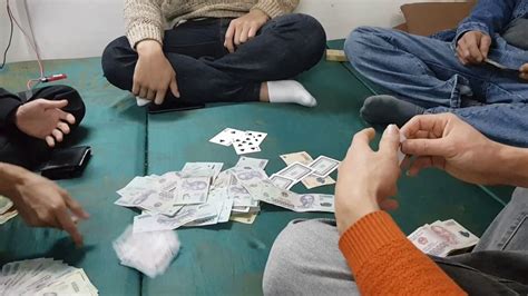 Hướng Dẫn Người Điều Khiển Máy Đánh Bài Điện Tử Casino: Bí Mật Để Tối Ưu Hóa Thu Nhập