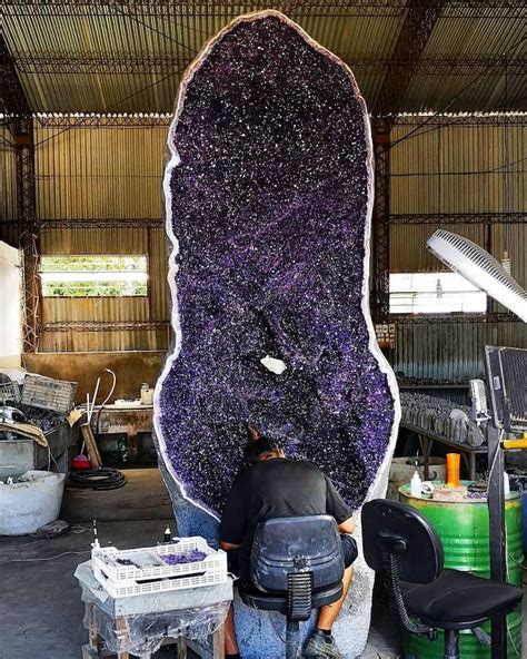 HUGE 3,000-POUND GEODE FOR SALE