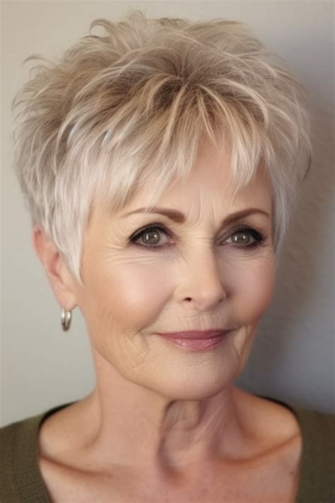 Hair Extensions for Older Women with Thin, Short Hair: A Guide to Restoring Volume and Style