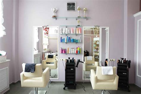 Hair Salon Inexpensive: A Guide to Styling Your Hair on a Budget