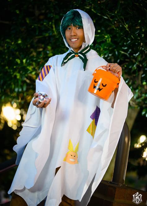 Halloween Deku: Unleashing the Spirit of Trick-or-Treat with Anime's Beloved Hero