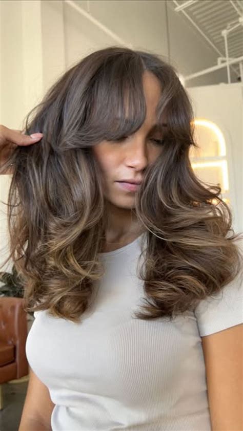 Halo Hair: A Guide to the Perfect Voluminous Style