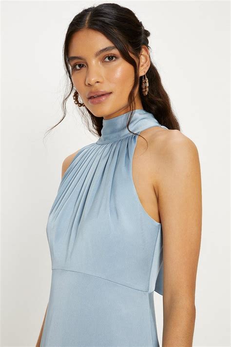 Halter Neck Dresses: The Ultimate Guide to Finding the Perfect Fit