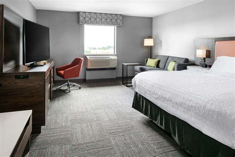 Hampton Suites West Bend: Unlocking Comfort and Convenience in the Heart of Paradise